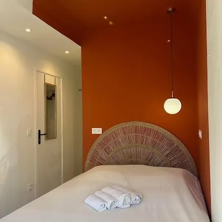 Magnifique T2 Proche Et Refait A Neuf Avec Terrasse * Menton