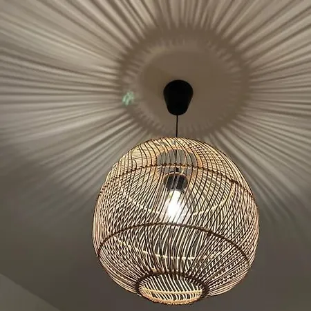 Magnifique T2 Proche Et Refait A Neuf Avec Terrasse * Menton