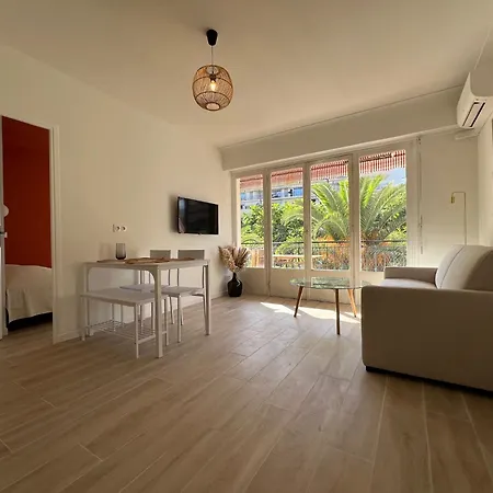 Magnifique T2 Proche Et Refait A Neuf Avec Terrasse Menton